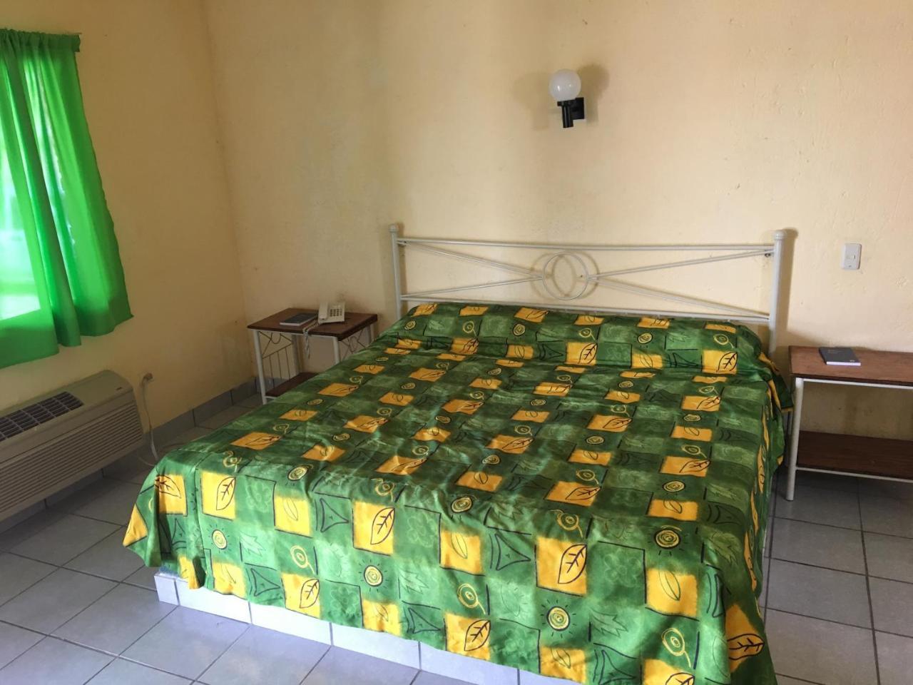 Hotel Y Balneario Ojo Caliente Camargo Екстер'єр фото